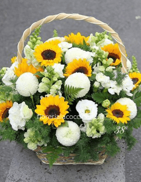 Cesto di Girasoli & Fiori Bianchi