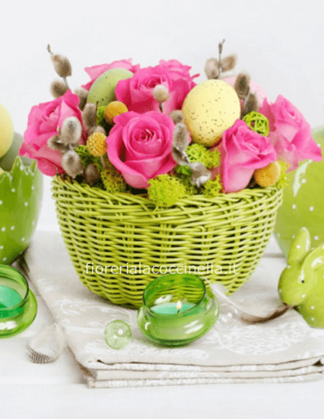 Cesto di Rose Miste + Gadget Pasquale