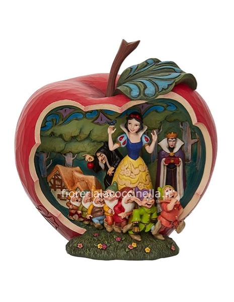 BIANCANEVE APPLE SCENE